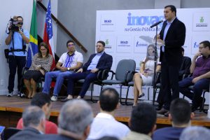 Wilson Lima anuncia medidas para cortar gastos, durante evento com gestores do Governo do Amazonas