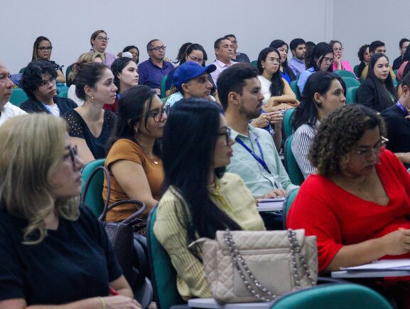 Projeto da Escola de Governo orienta novos servidores e estagiários estaduais a cumprirem uma Trilha de Capacitação de Integração ao serviço público.